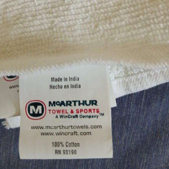 McArthur Avis Budget Group Towel 25" x 16" x 3 with hanging Hook New - Picture 2 of 2
